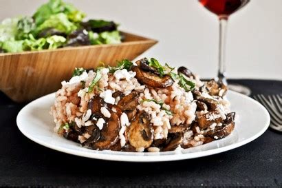 red-wine-and-goat-cheese-risotto-tasty-kitchen image