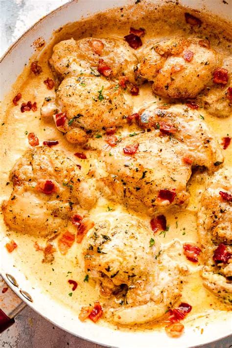 boneless-chicken-thighs-with-cream-sauce-easy image