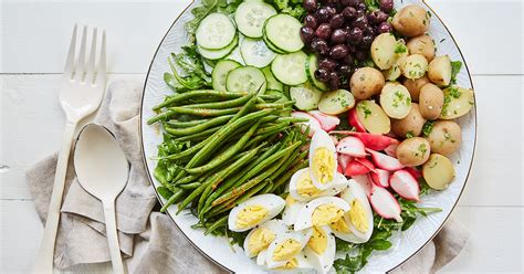 veggie-nicoise-salad-with-red-curry-green-beans image