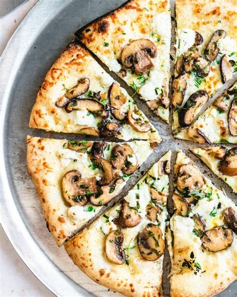 30-best-white-pizza-recipes-parade-entertainment image