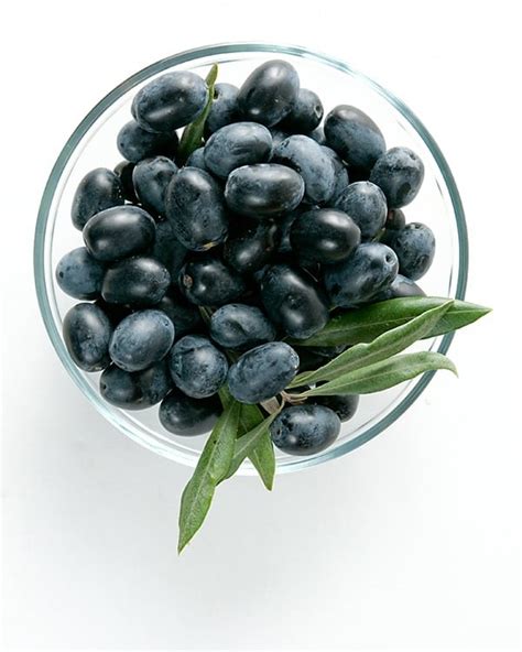oil-cured-olives-making-oil-cured-black-olives-hank image