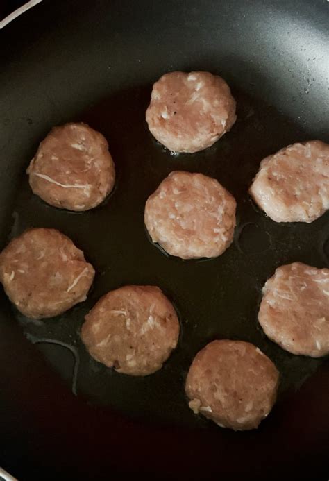mini-chicken-burgers-my-fussy-eater-easy-family image
