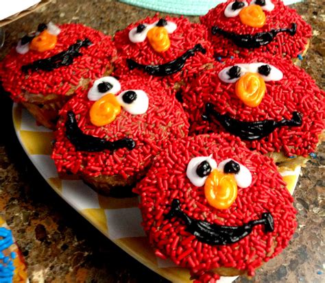 diy-elmo-and-cookie-monster-cupcakes-diy-sesame image