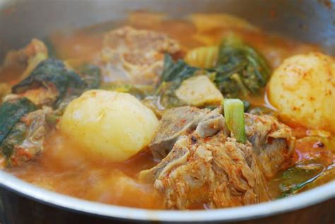 gamjatang-spicy-pork-bone-stew-korean-bapsang image