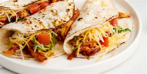 southwest-bbq-chicken-tacos-borden-cheese image