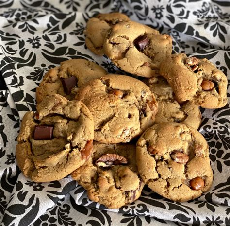 recipe-for-the-best-turtle-cookies-full-of-pecans-caramel image