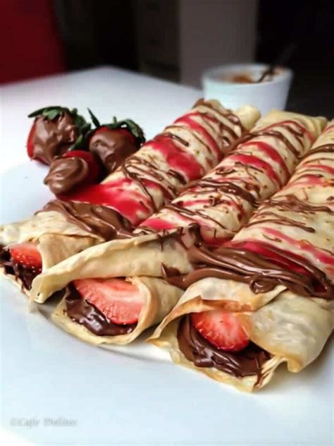 nutella-strawberry-crepes-cafe-delites image