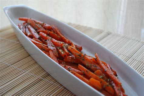 carrots-glazed-with-balsamic-vinegar-and-butter image