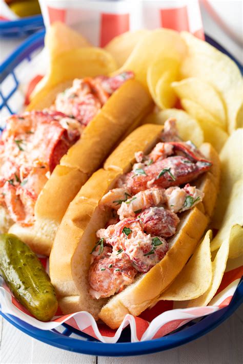 best-maine-lobster-roll-recipe-authentic-a-spicy image