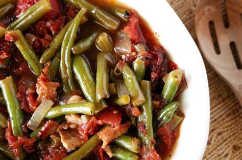 green-beans-with-tomatoes-and-bacon-the image