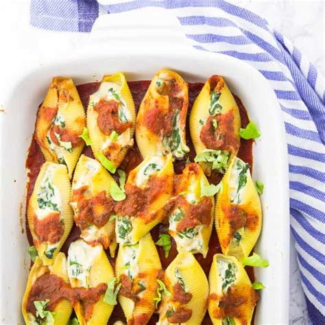 vegan-stuffed-shells-with-spinach image