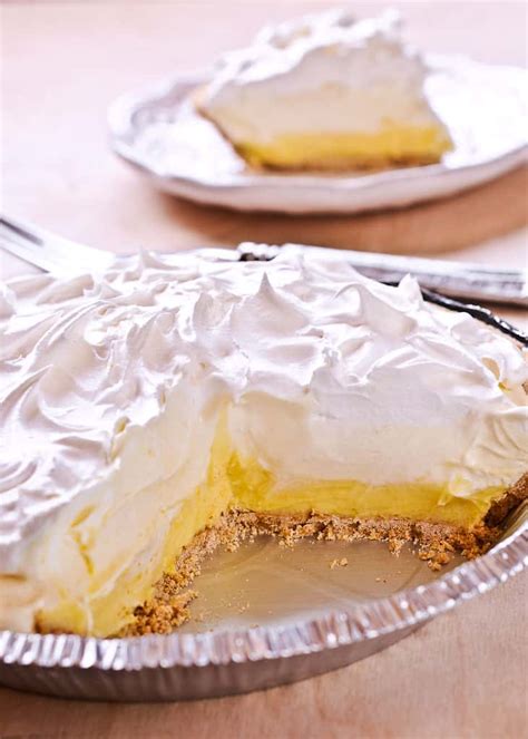 easy-no-bake-lemon-pudding-cream-pie-whatsinthepan image
