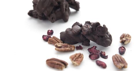 cranberry-and-chocolate-nut-clusters-recipe-swerve image