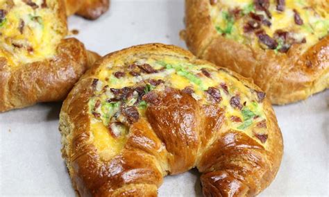breakfast-croissant-boats-stuffed-croissants-tipbuzz image