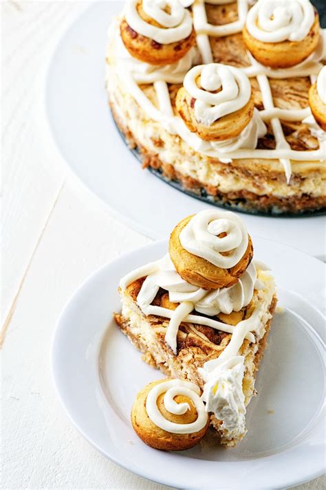 cinnamon-bun-oreo-cheesecake-sweet-recipeas image