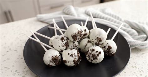 cookies-and-cream-cake-pops-recipe-yummly image