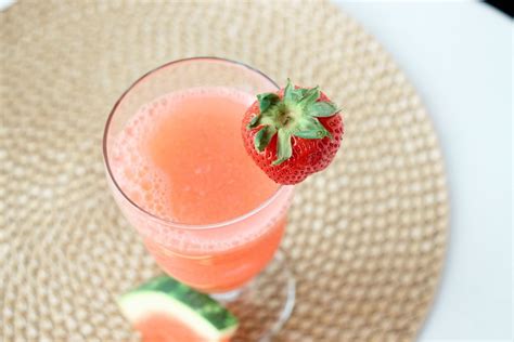 watermelon-strawberry-lemonade-recipe-ottawa image