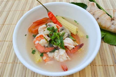 lemongrass-shrimp-soup-tom-yum-goong-salu image