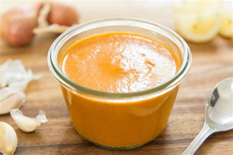 roasted-red-pepper-sauce-quick-and-easy image