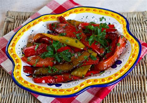fried-sweet-peppers-with-balsamic-vinegar-italian-food image