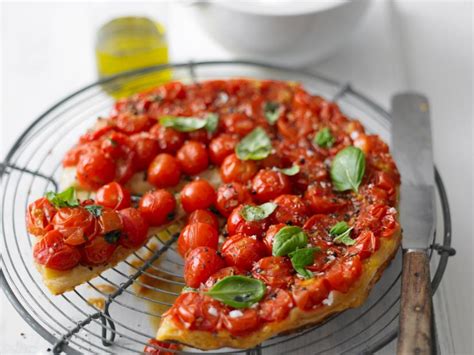 tomato-and-basil-tarte-tatin image
