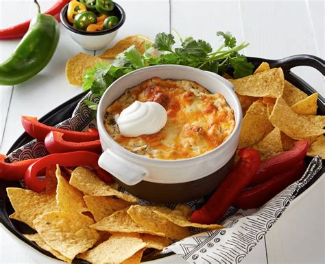 hatch-green-chile-dip-recipe-with-sour-cream-daisy image