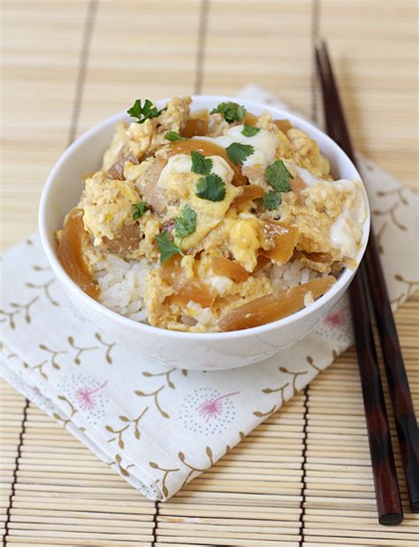 oyakodon-japanese-chicken-egg-rice-bowl-tasty image