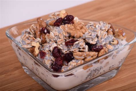 oatmeal-recipe-with-dates-and-walnut-food-and-nutrition-guide image