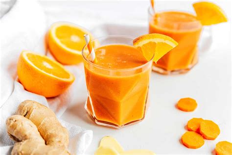 easy-carrot-smoothie-with-ginger-live-eat-learn image