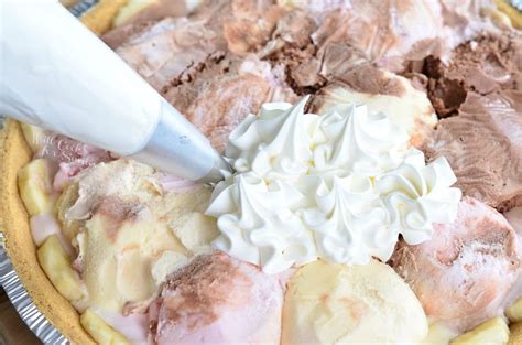 banana-split-ice-cream-pie-will-cook-for-smiles image