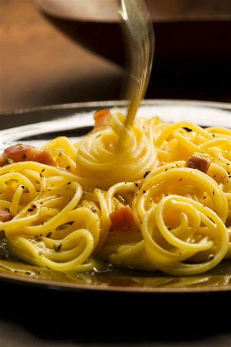 recette-spaghetti-alla-carbonara-jose-di-stasio image