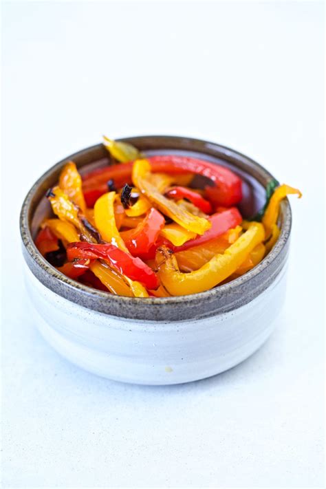 easy-roasted-peppers-and-garlic-pasta image