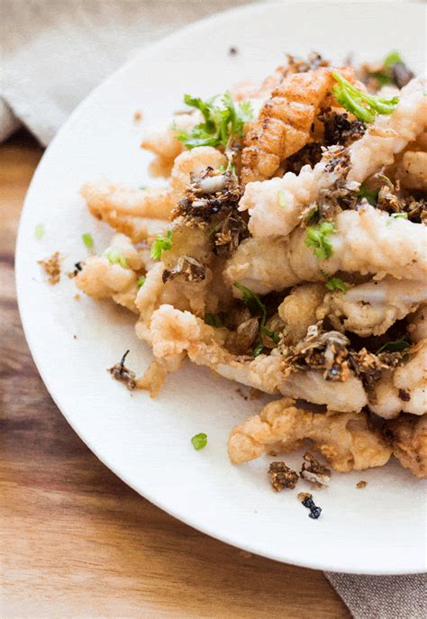 quick-fried-crunchy-garlic-salt-and-pepper-squid image