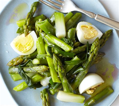 scallion-and-asparagus-salad-lidia image