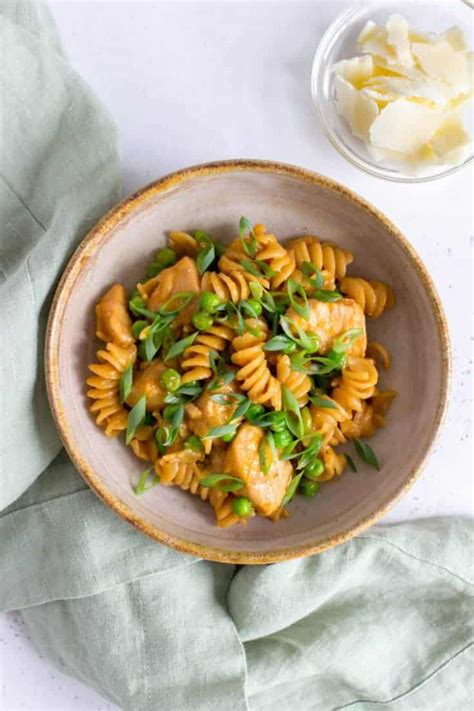 honey-garlic-chicken-pasta-easy-recipes-using-one-pot image