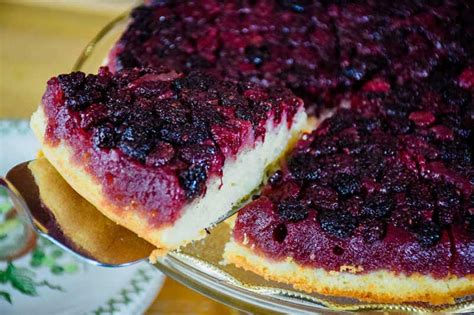 easy-blackberry-upside-down-cake-recipe-best-crafts image