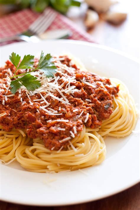 spaghetti-with-meat-sauce-authentic-italian image