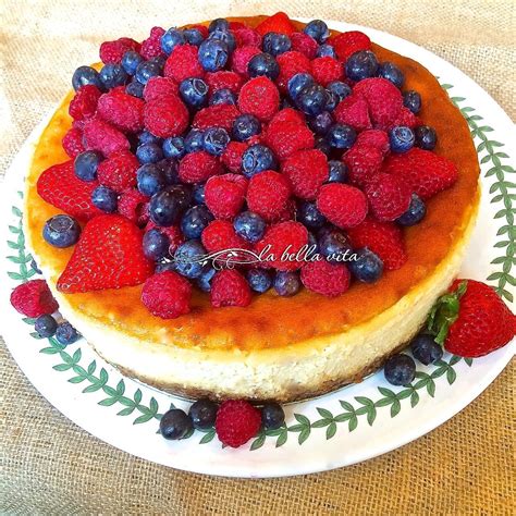 italian-mascarpone-ricotta-cheesecake-raspberry image