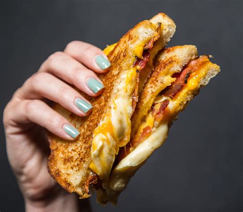 make-melts-maple-bacon-grilled-cheese-food-republic image