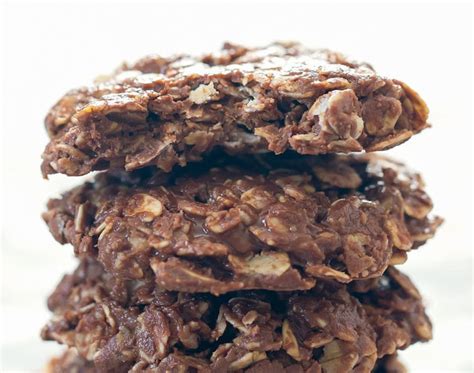 3-ingredient-no-bake-chocolate-oatmeal image