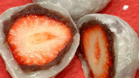 strawberry-daifuku-recipe-ichigo-daifuku image