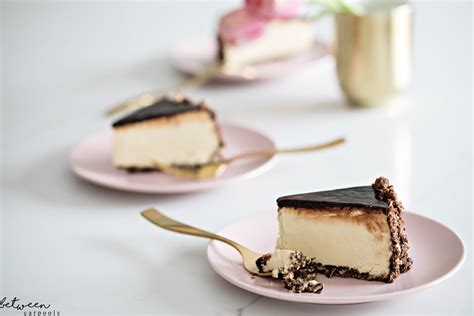 this-coffee-crunch-cheesecake-is-epic-between image