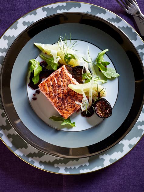 recipe-salmon-with-braised-fennel-and-figs-elle image