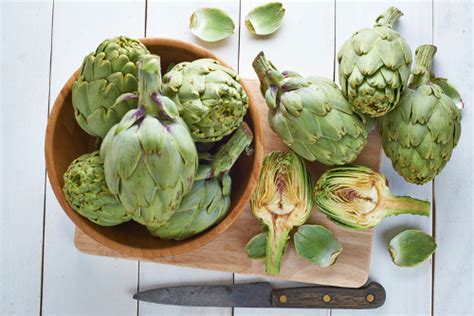 7-health-benefits-of-eating-artichokes-nutrition-facts image