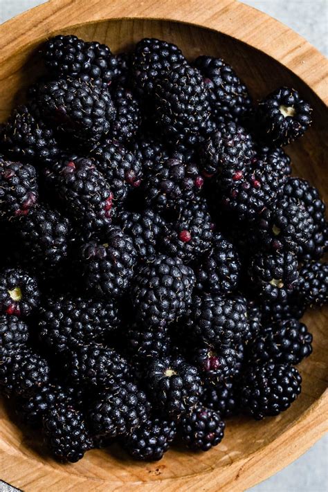 chamomile-blackberry-ice-cream-snixy-kitchen image