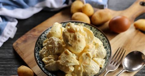10-best-old-fashioned-potato-salad-with-egg-recipes-yummly image