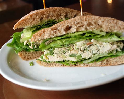 chicken-sandwich-wikipedia image
