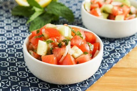 domates-salatası-turkish-tomato-salad-taras image