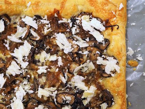 easy-mushroom-and-caramelized-onion-tart image