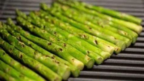 grilled-asparagus-in-foil-char-broil image